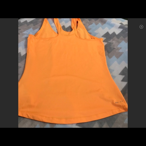 Nike dry fit tank - Picture 2 of 3